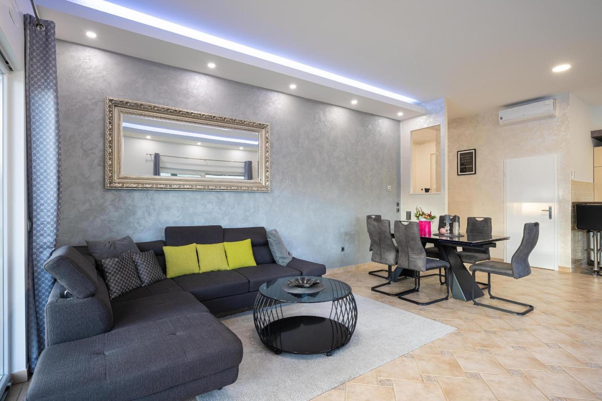 Villa Beauty With Heated Pool And Jacuzzi Kanfanar Exterior foto